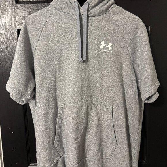 Mens Under Armour Short Sleeve Light Weight Light Gray Sweatshirt - Picture 1 of 3